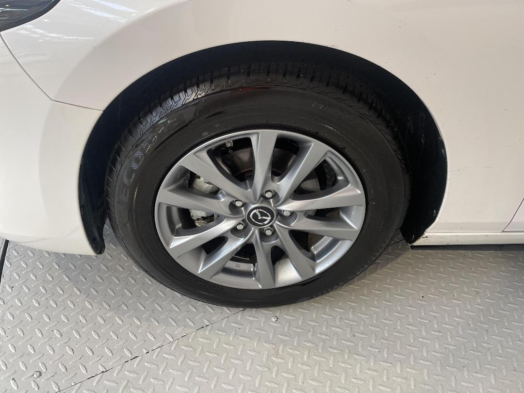 Photo '10' of Mazda Mazda3