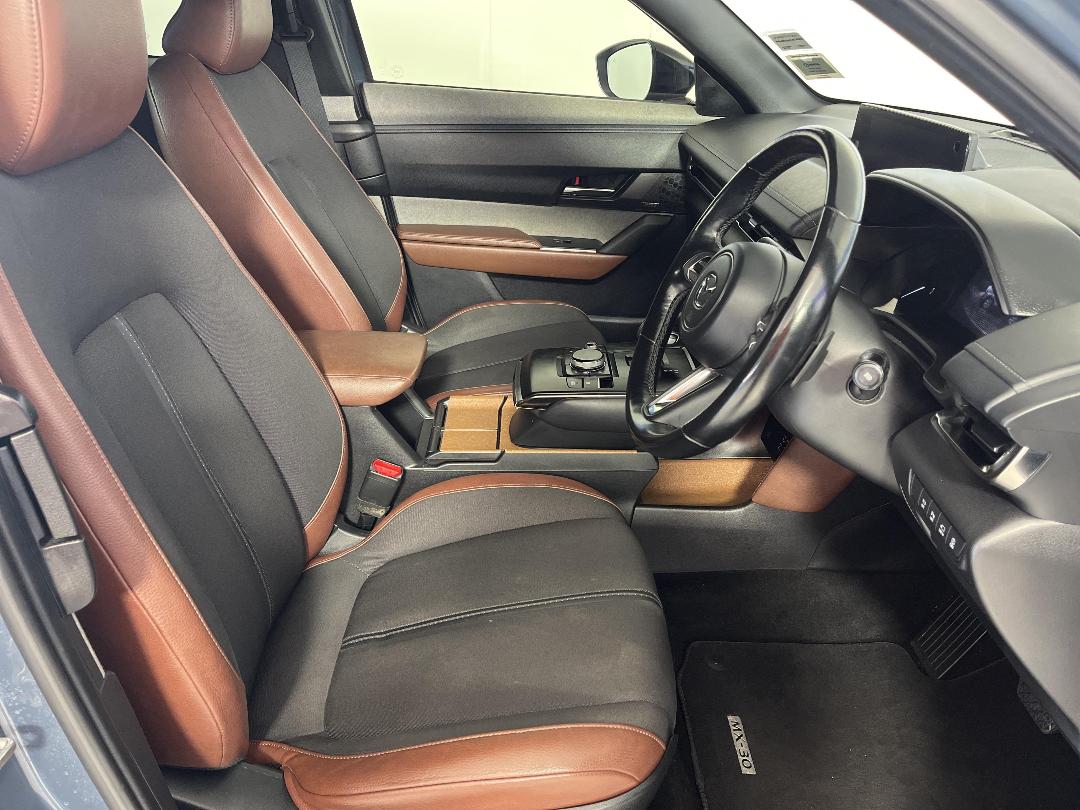 Photo '16' of Mazda MX-30