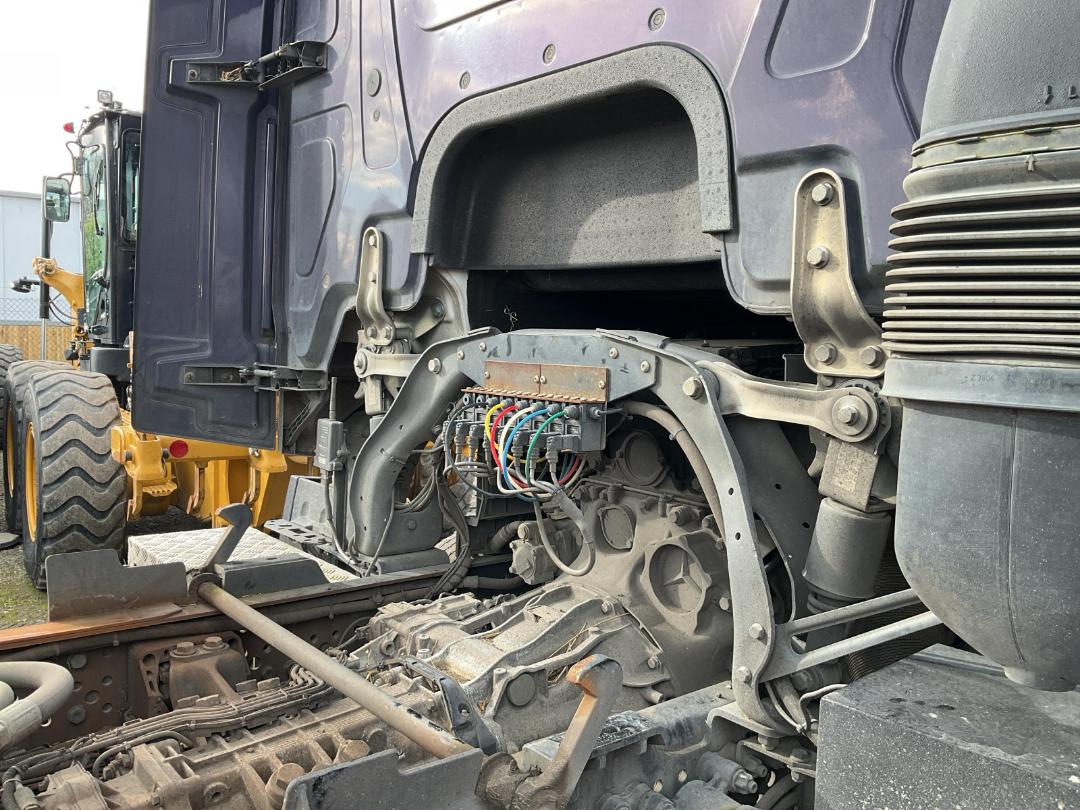 Photo '28' of Mercedes-Benz Acros 5 3258 8X4 Tipper