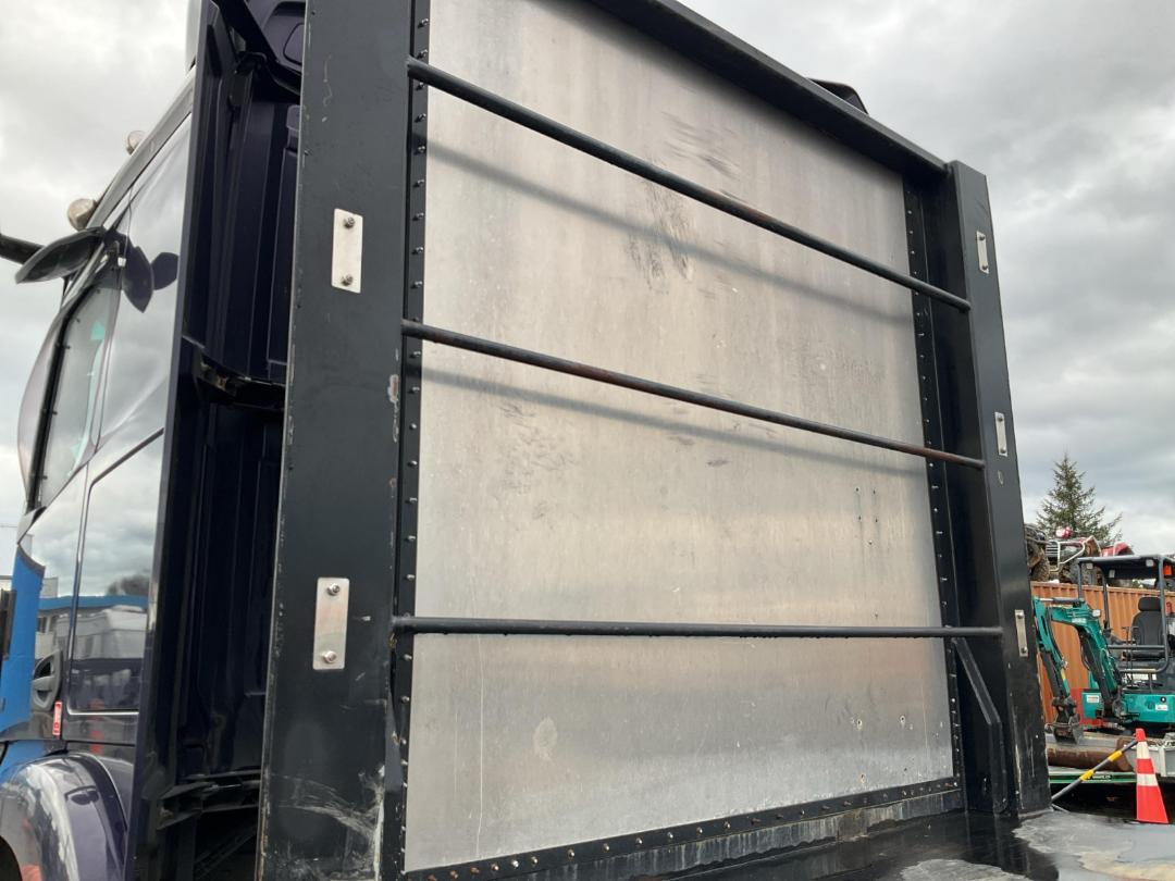 Photo '38' of Mercedes-Benz Acros 5 3258 8X4 Tipper