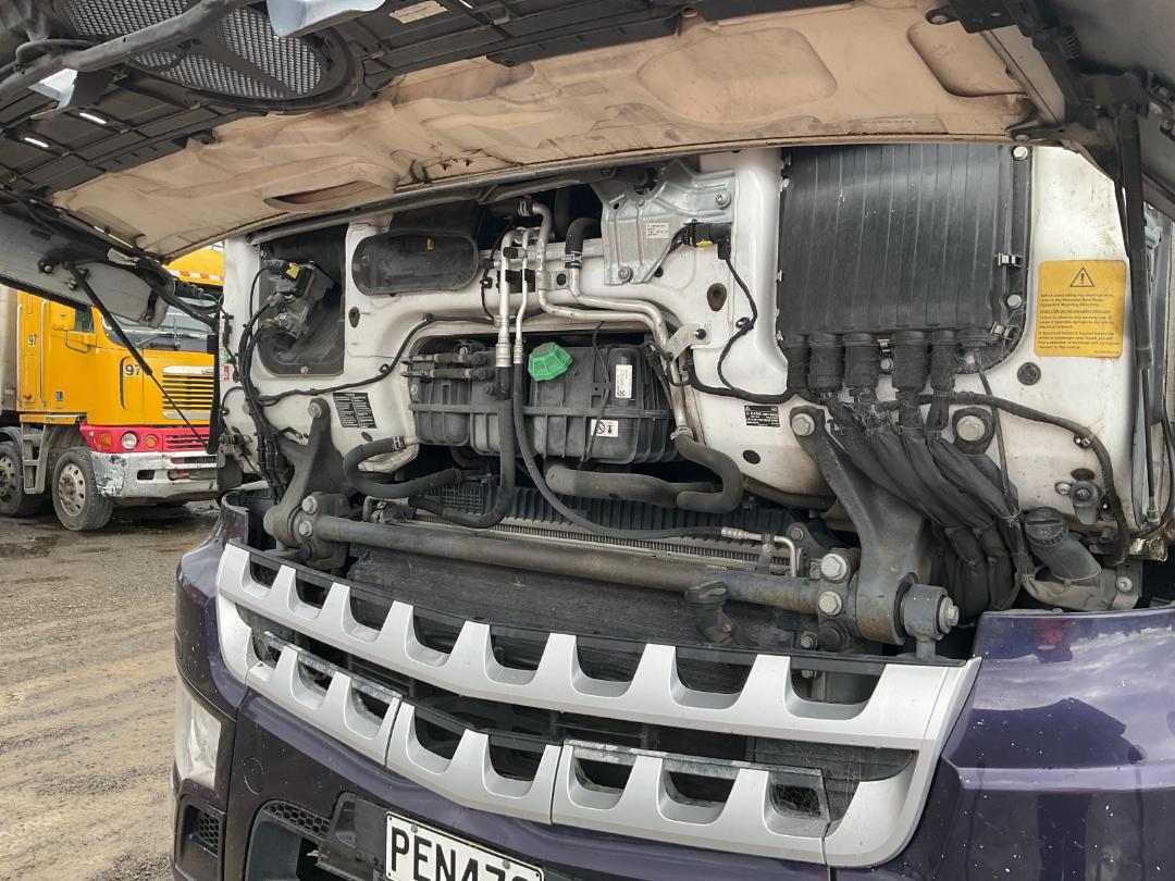 Photo '40' of Mercedes-Benz Acros 5 3258 8X4 Tipper