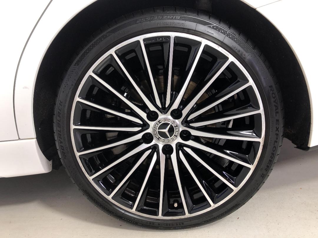 Photo '11' of Mercedes-Benz C-Class