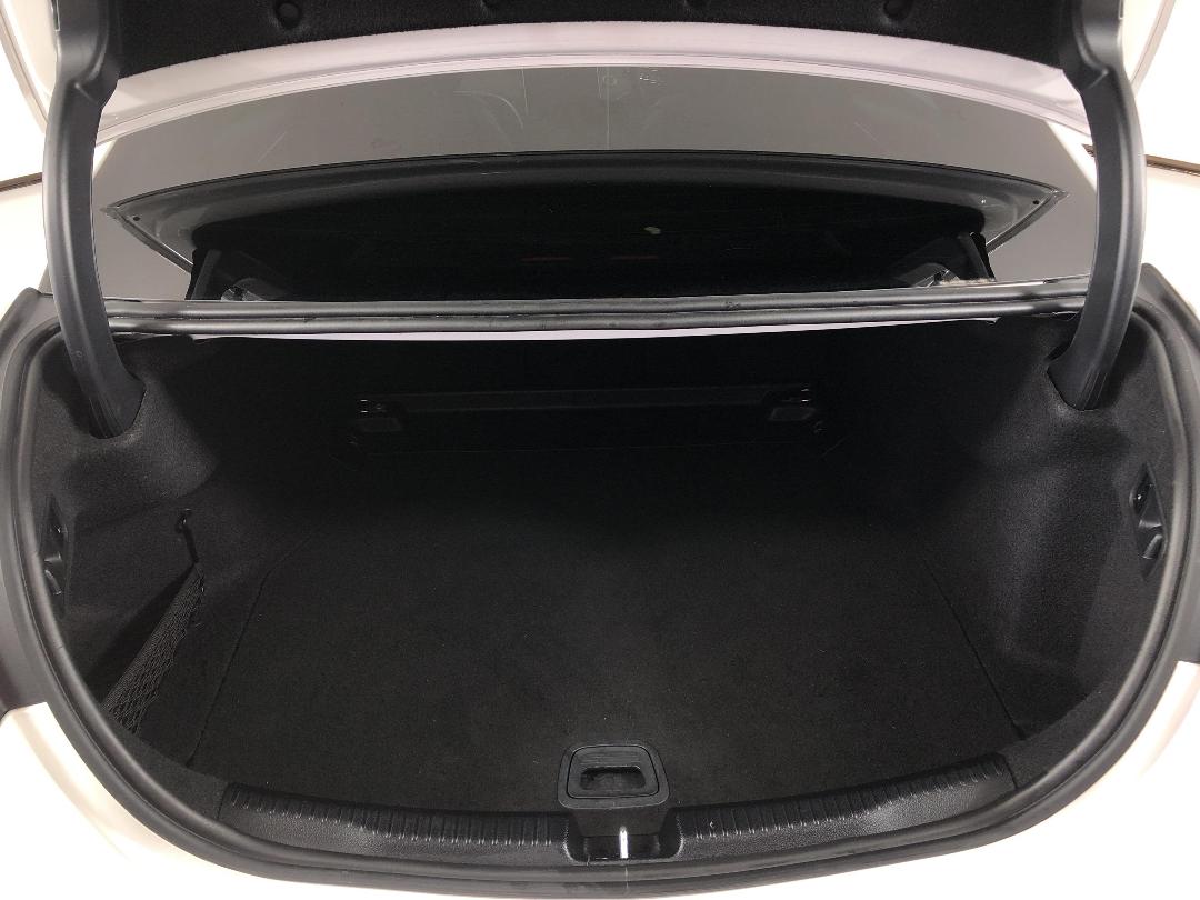 Photo '14' of Mercedes-Benz C-Class