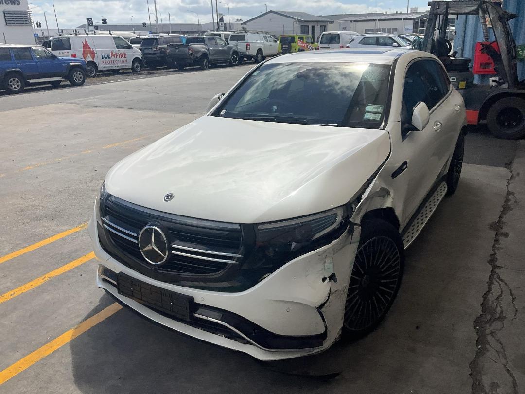 Photo '3' of Mercedes-Benz EQC 400 4Matic Sport Photo '3' of Mercedes-Benz EQC 400 4Matic Sport