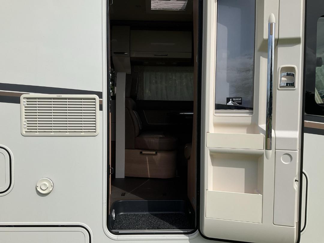 Photo '17' of Mercedes-Benz Sprinter CARTHAGO Motorhome
