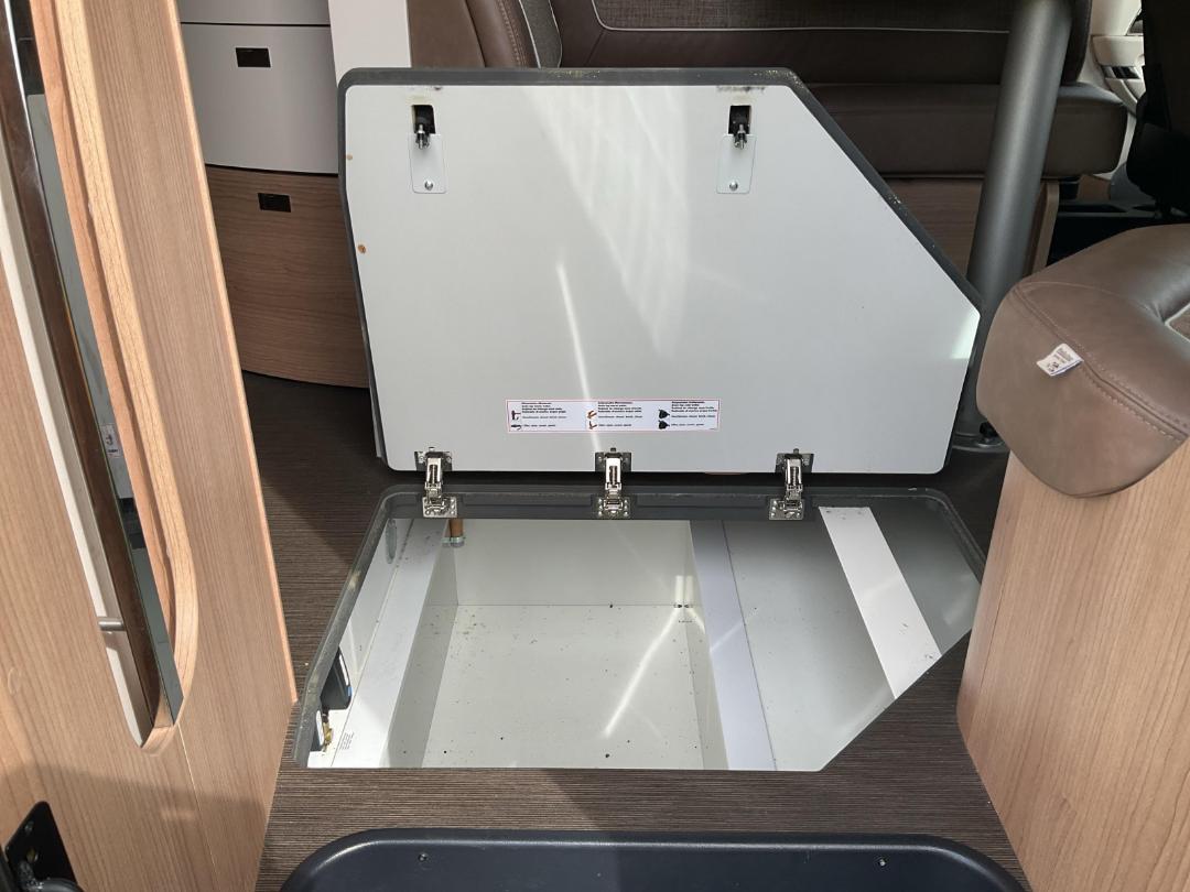 Photo '41' of Mercedes-Benz Sprinter CARTHAGO Motorhome