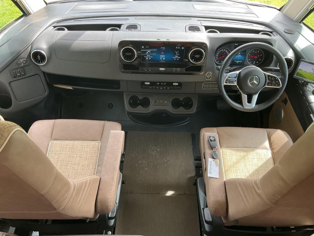 Photo '18' of Mercedes-Benz Sprinter CARTHAGO Motorhome