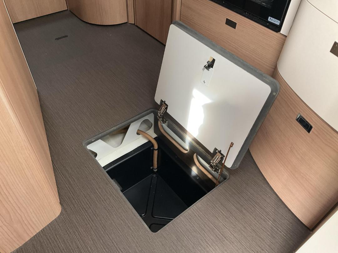 Photo '40' of Mercedes-Benz Sprinter CARTHAGO Motorhome