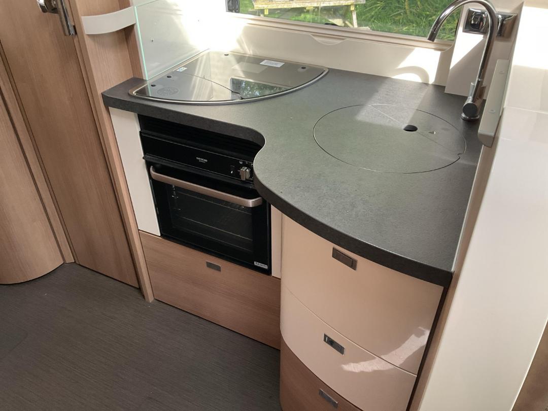 Photo '27' of Mercedes-Benz Sprinter CARTHAGO Motorhome