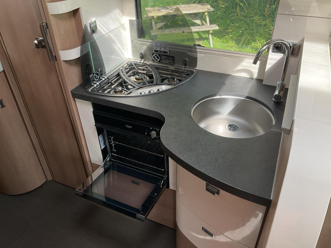 Photo '28' of Mercedes-Benz Sprinter CARTHAGO Motorhome