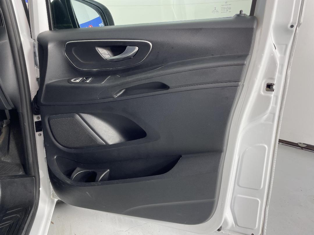 Photo '15' of Mercedes-Benz Vito Photo '15' of Mercedes-Benz Vito