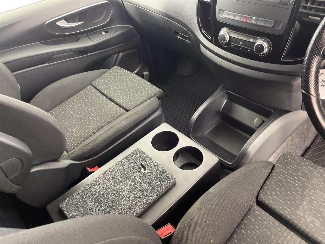 Photo '18' of Mercedes-Benz Vito Photo '18' of Mercedes-Benz Vito