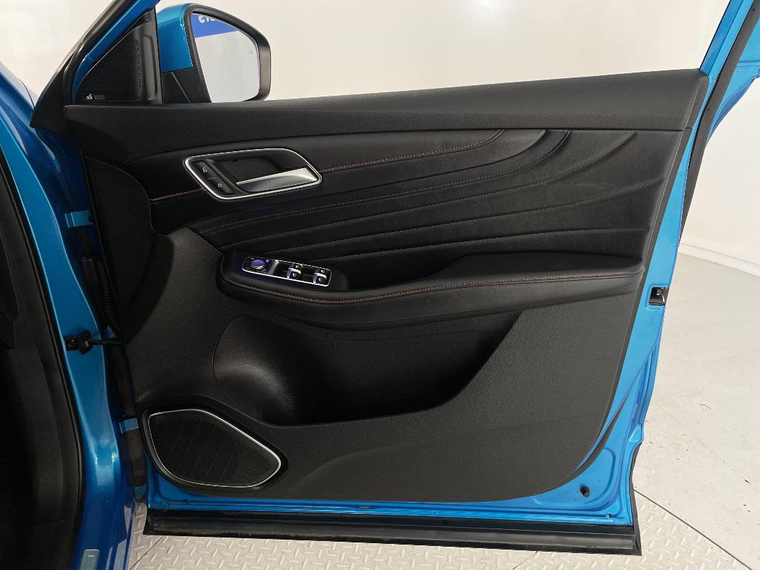 Photo '15' of MG HS Photo '15' of MG HS