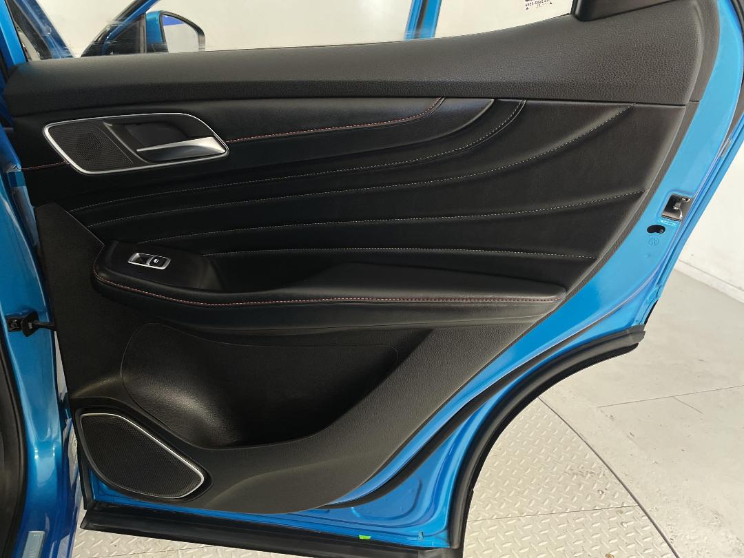 Photo '19' of MG HS Photo '19' of MG HS