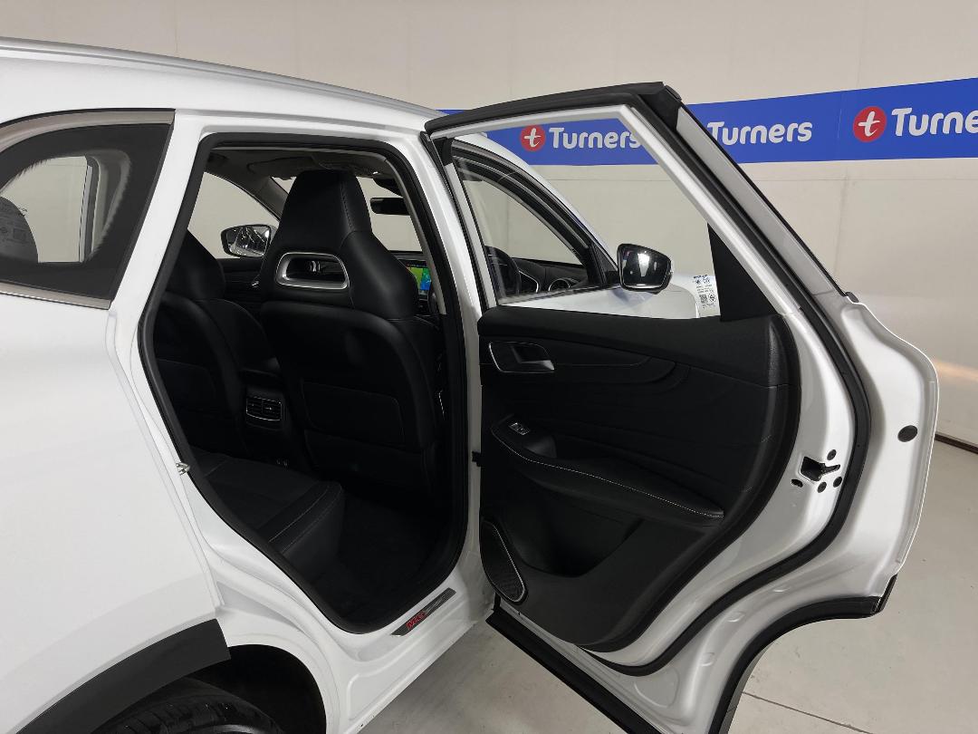 Photo '19' of MG HS Photo '19' of MG HS