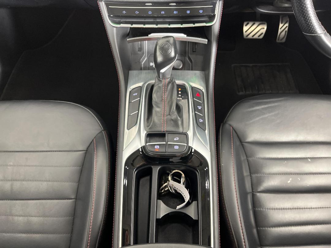 Photo '23' of MG HS Photo '23' of MG HS