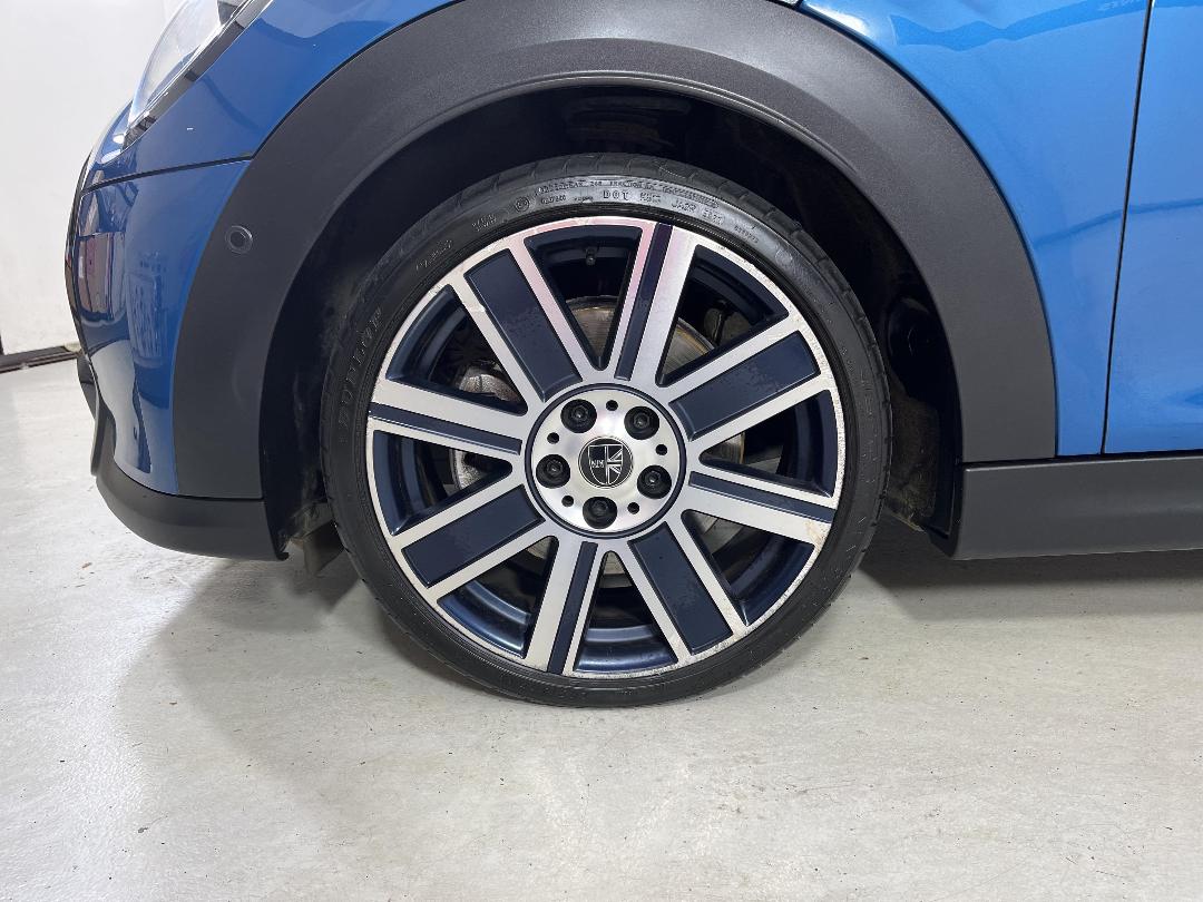 Photo '10' of Mini Hatch