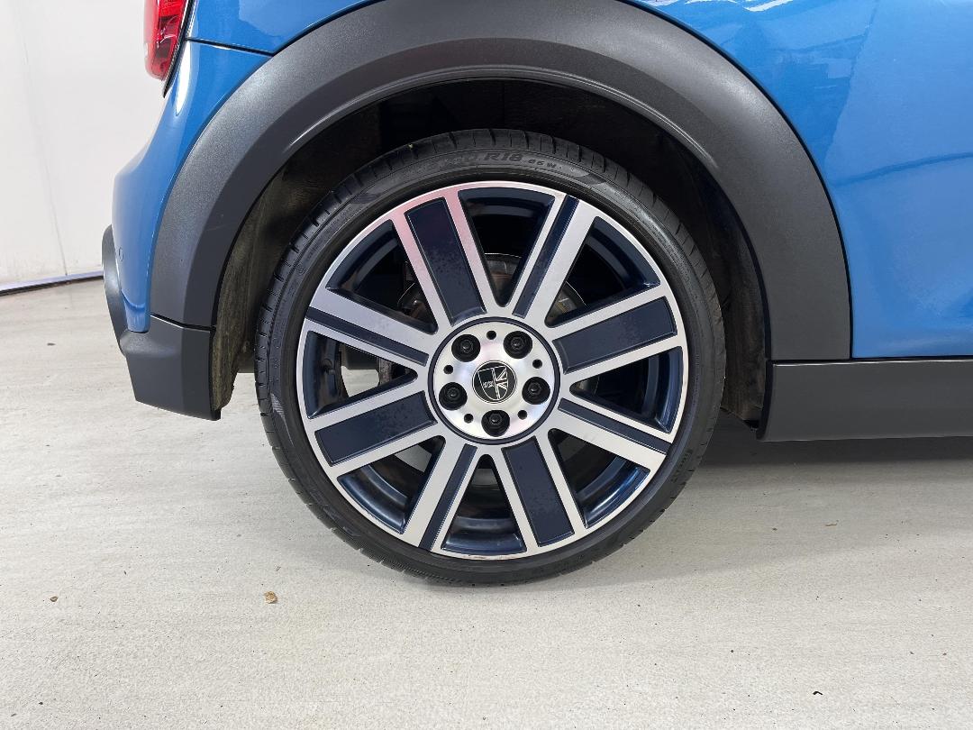 Photo '12' of Mini Hatch