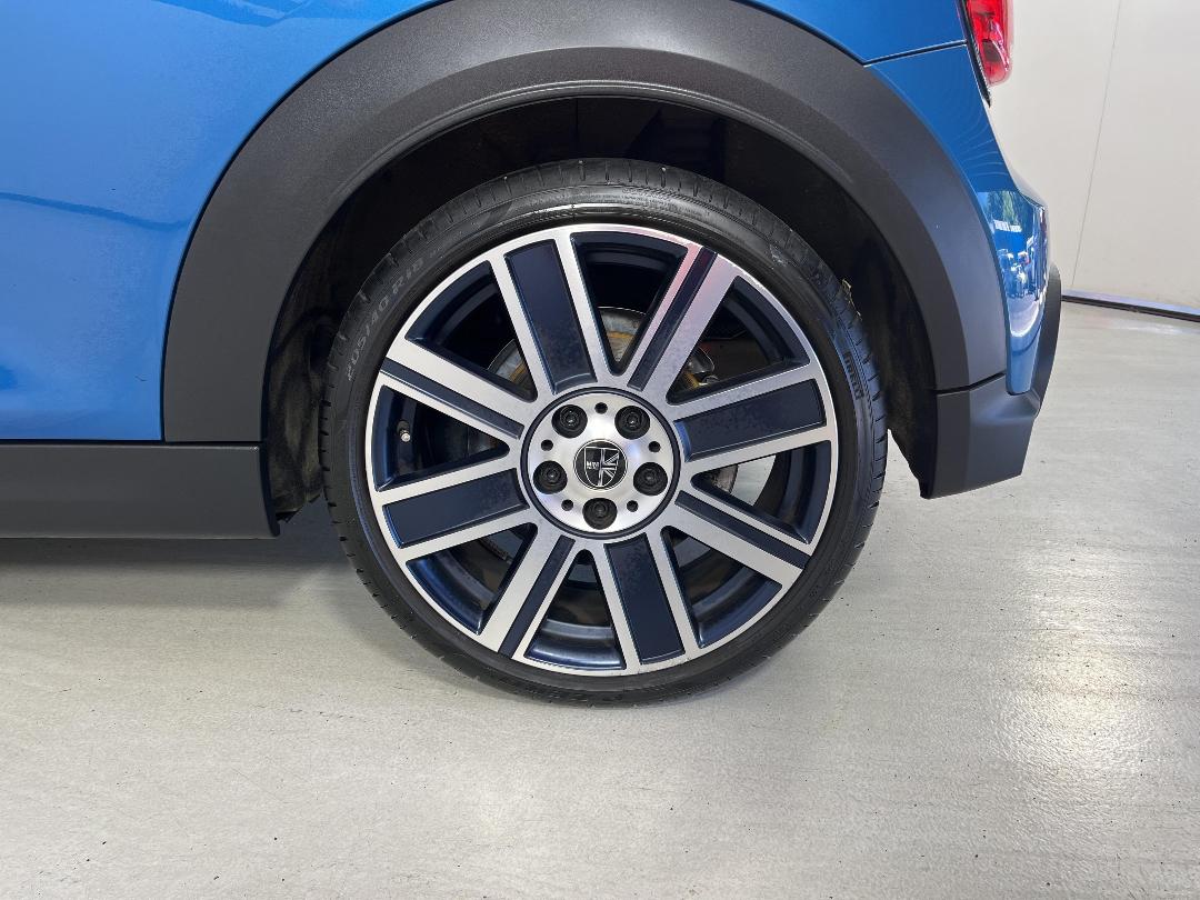 Photo '11' of Mini Hatch