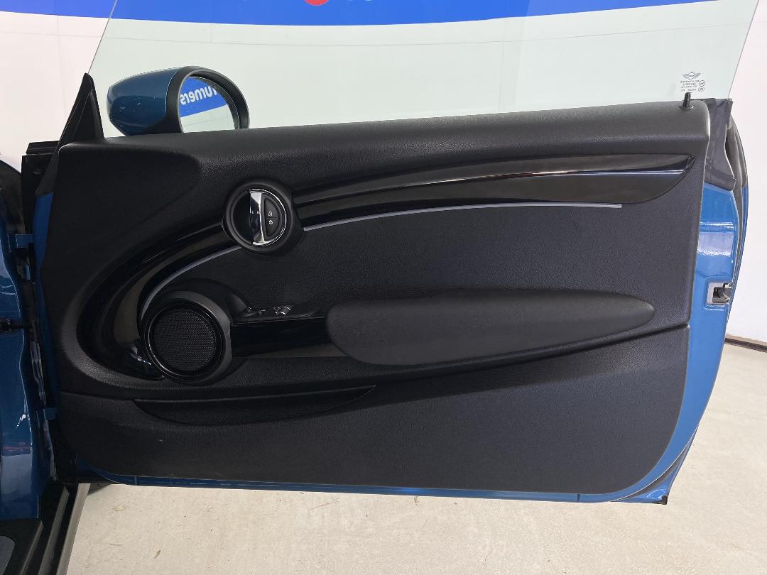 Photo '15' of Mini Hatch