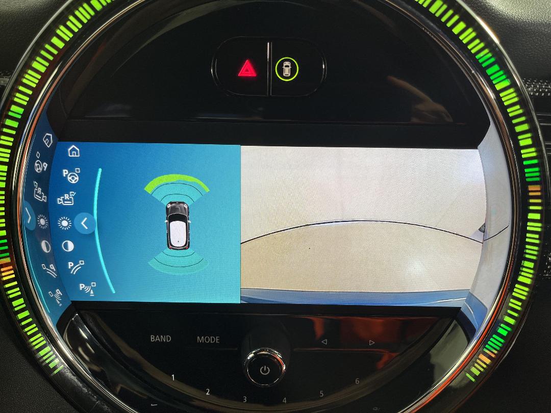 Photo '23' of Mini Hatch