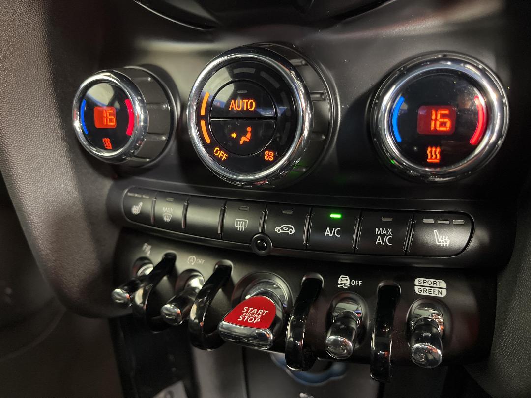 Photo '25' of Mini Hatch