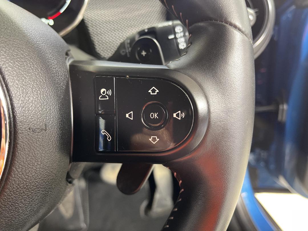 Photo '27' of Mini Hatch