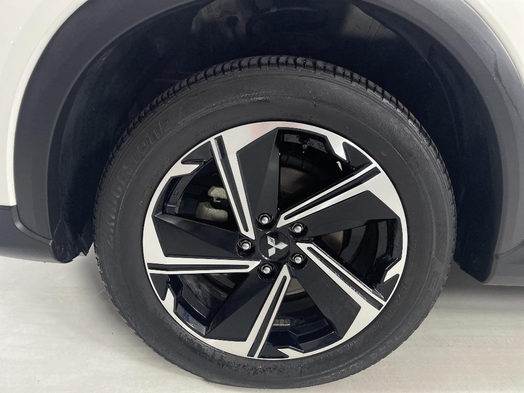 Photo '10' of Mitsubishi Eclipse Cross