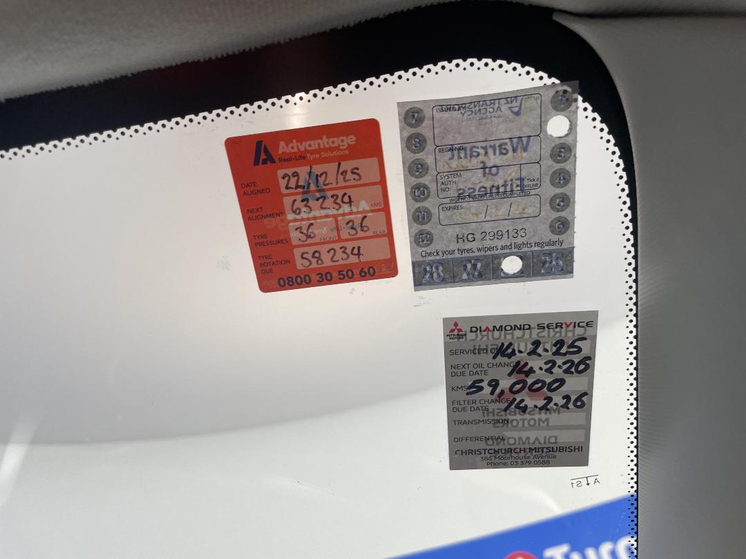 Photo '27' of Mitsubishi Eclipse Cross