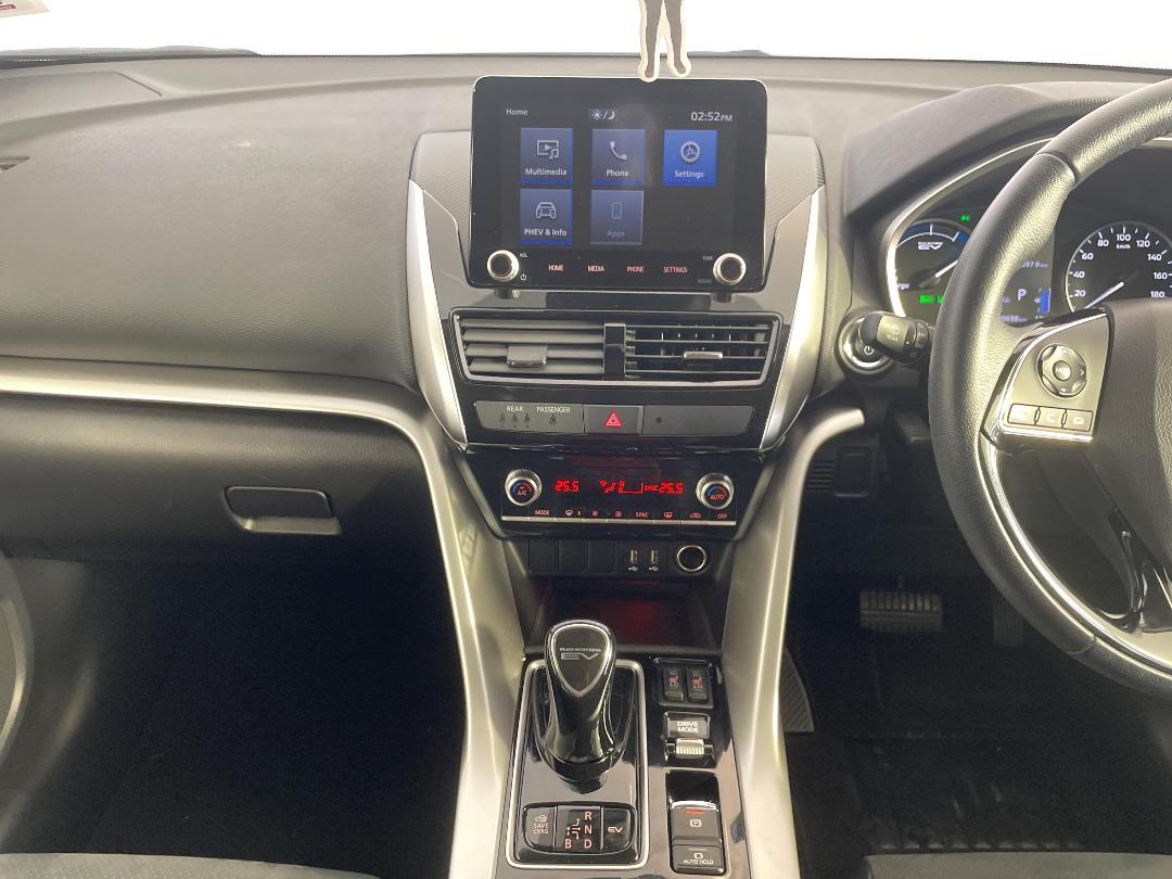 Photo '18' of Mitsubishi Eclipse Cross