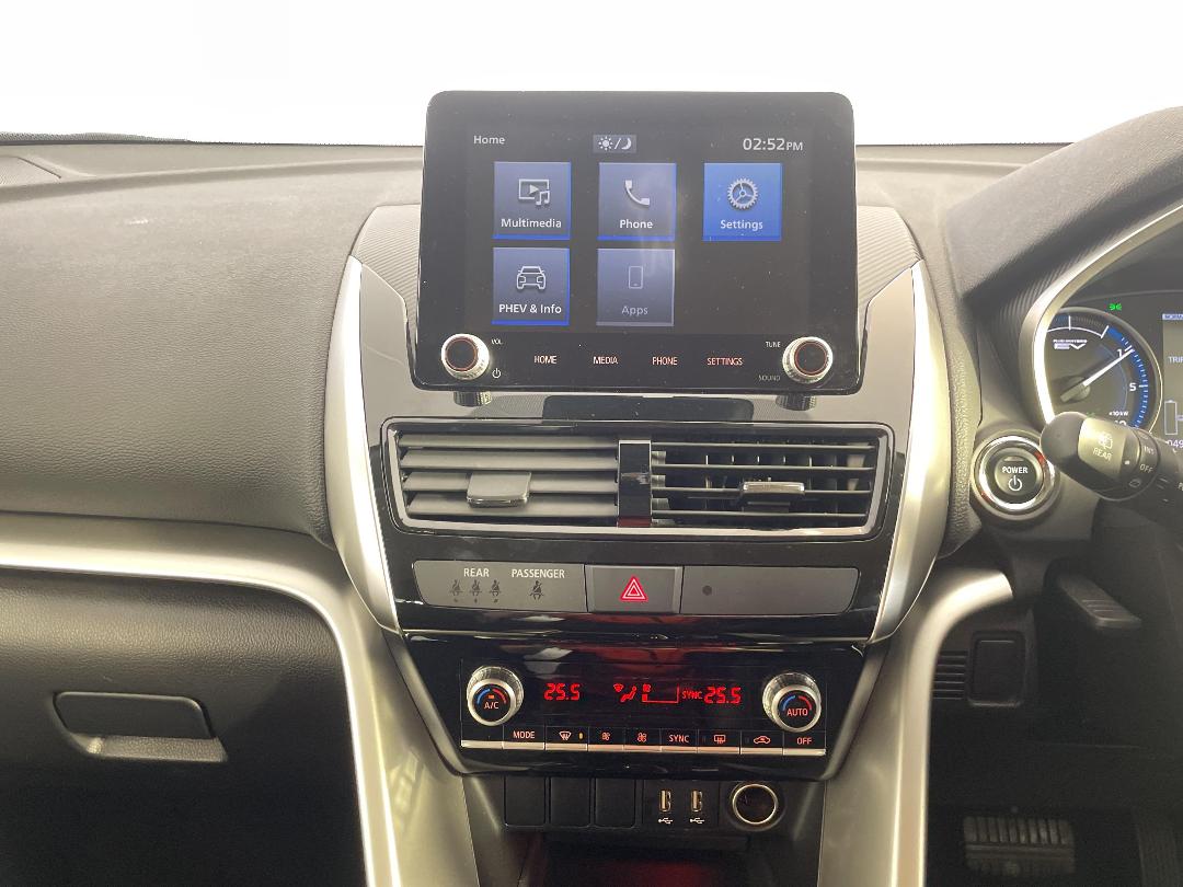 Photo '23' of Mitsubishi Eclipse Cross