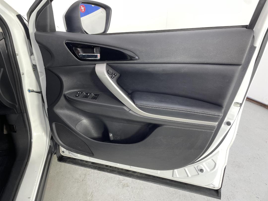 Photo '15' of Mitsubishi Eclipse Cross Photo '15' of Mitsubishi Eclipse Cross