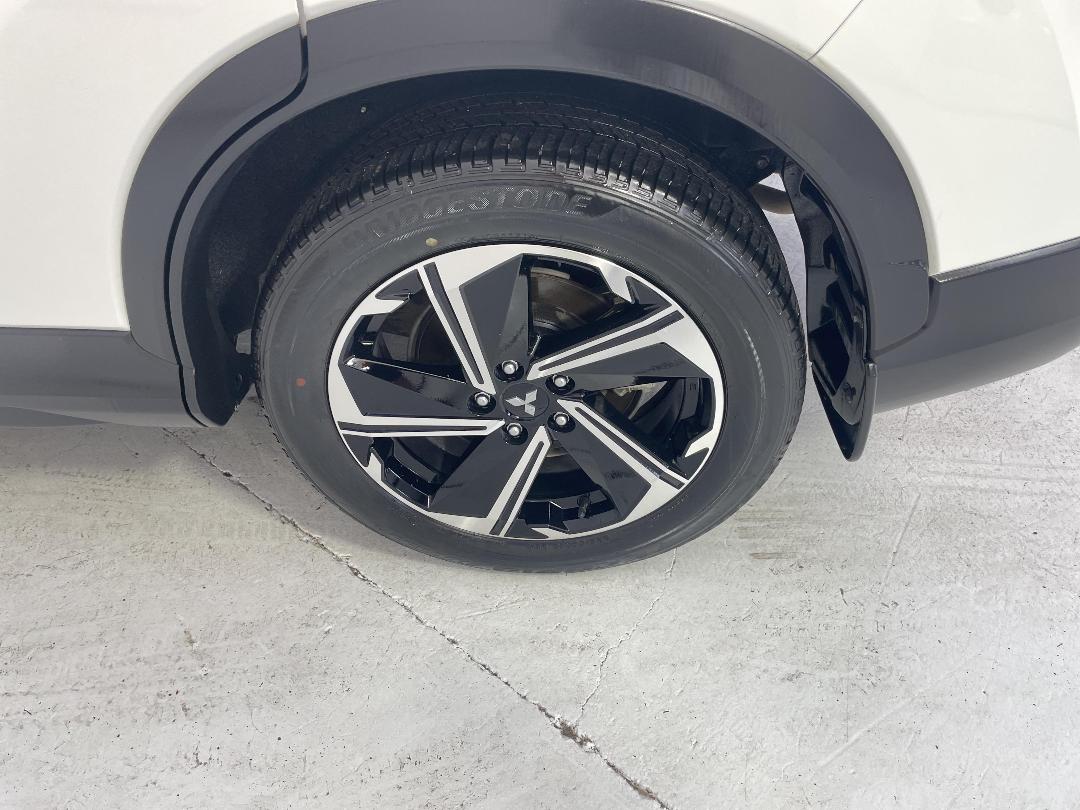 Photo '11' of Mitsubishi Eclipse Cross