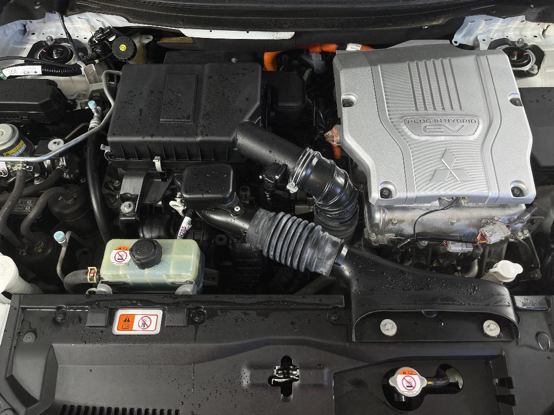 Photo '13' of Mitsubishi Eclipse Cross