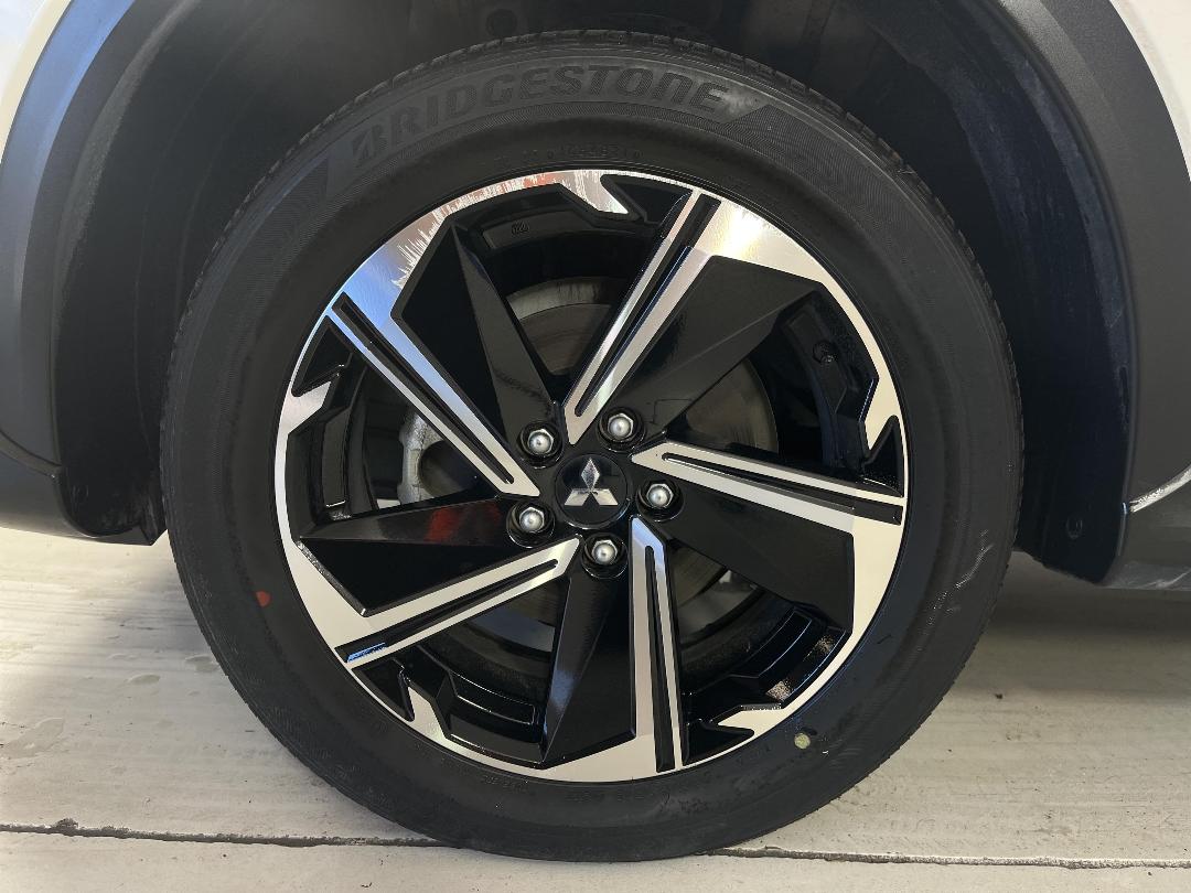 Photo '10' of Mitsubishi Eclipse Cross