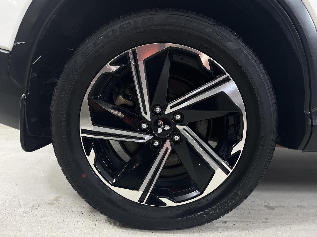 Photo '12' of Mitsubishi Eclipse Cross