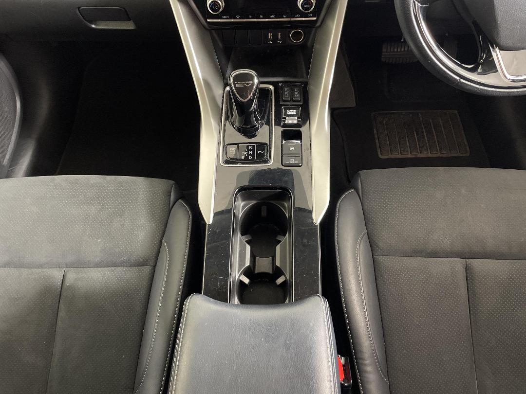 Photo '18' of Mitsubishi Eclipse Cross