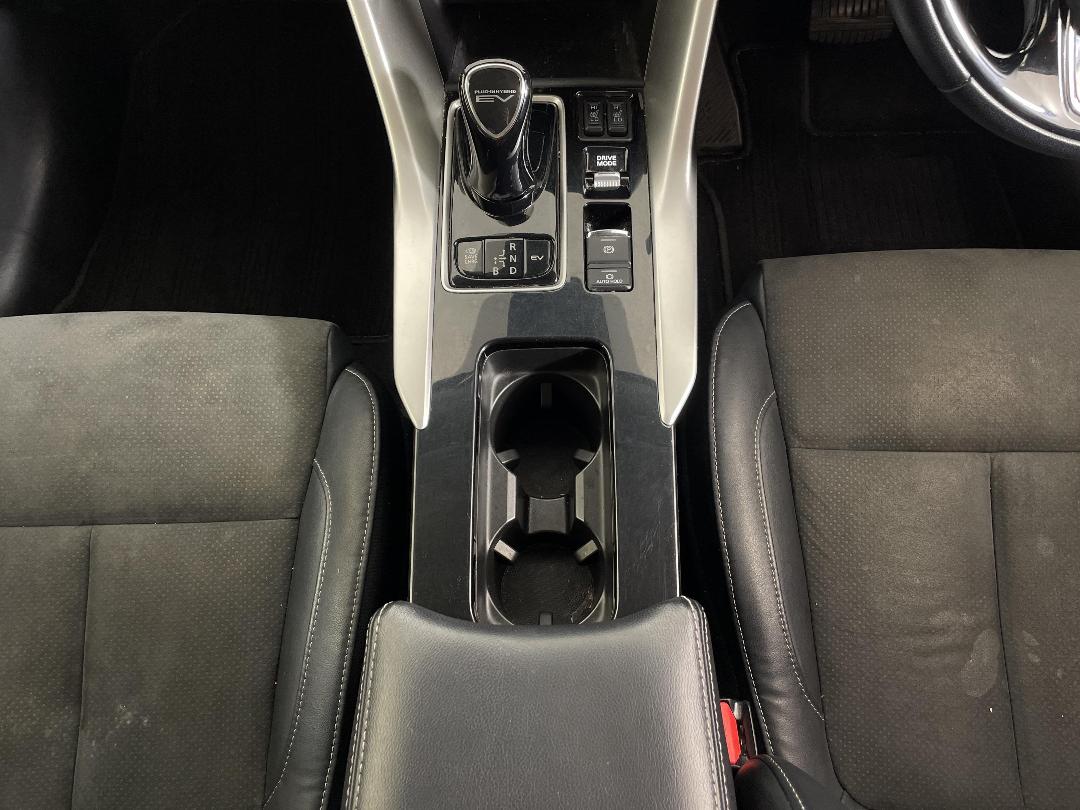 Photo '18' of Mitsubishi Eclipse Cross