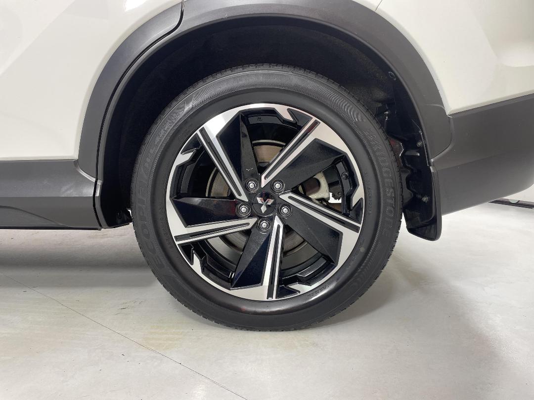 Photo '11' of Mitsubishi Eclipse Cross