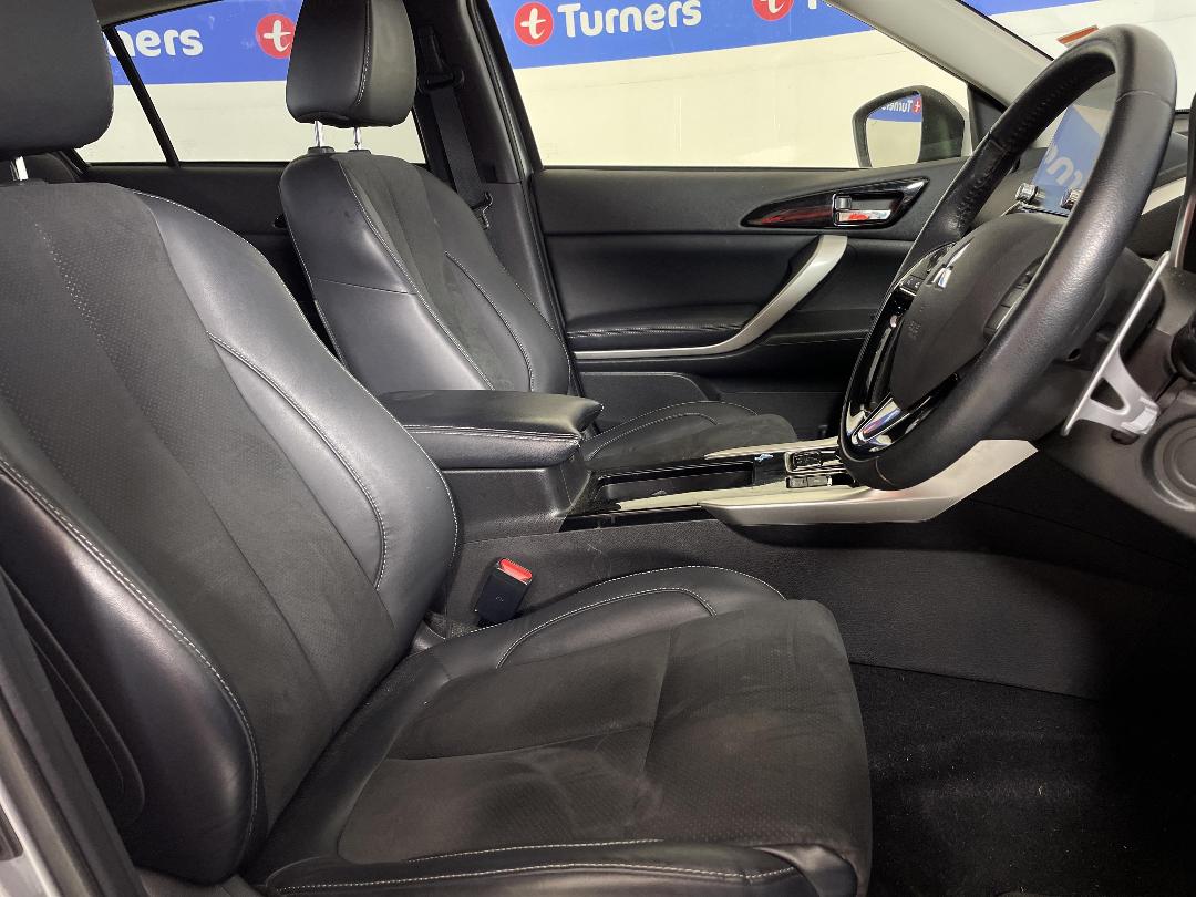 Photo '16' of Mitsubishi Eclipse Cross