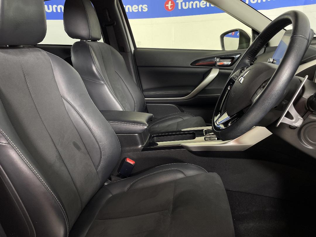 Photo '16' of Mitsubishi Eclipse Cross Photo '16' of Mitsubishi Eclipse Cross