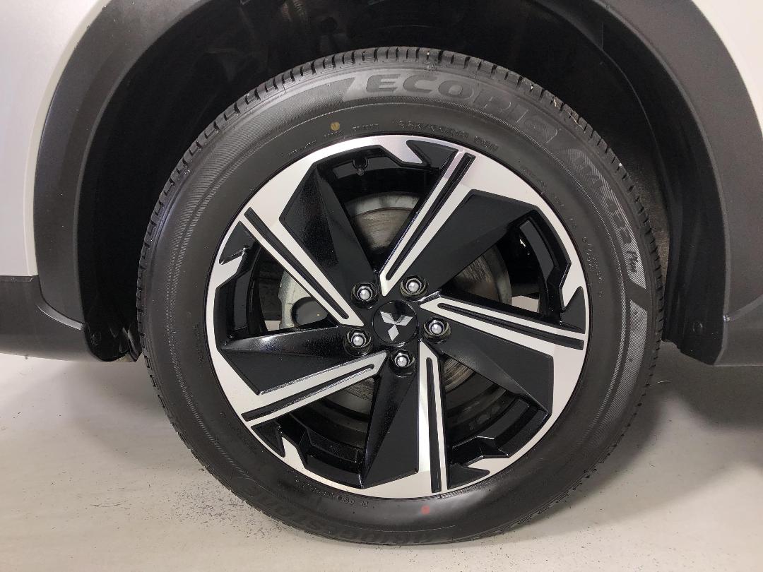 Photo '10' of Mitsubishi Eclipse Cross Photo '10' of Mitsubishi Eclipse Cross