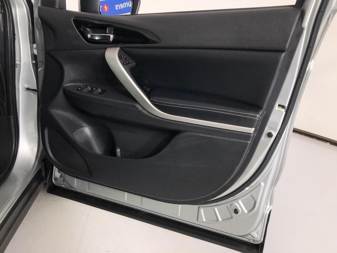 Photo '15' of Mitsubishi Eclipse Cross Photo '15' of Mitsubishi Eclipse Cross