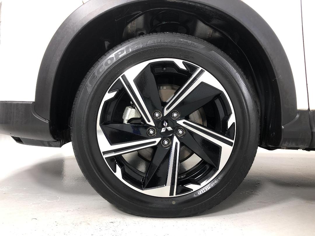 Photo '10' of Mitsubishi Eclipse Cross