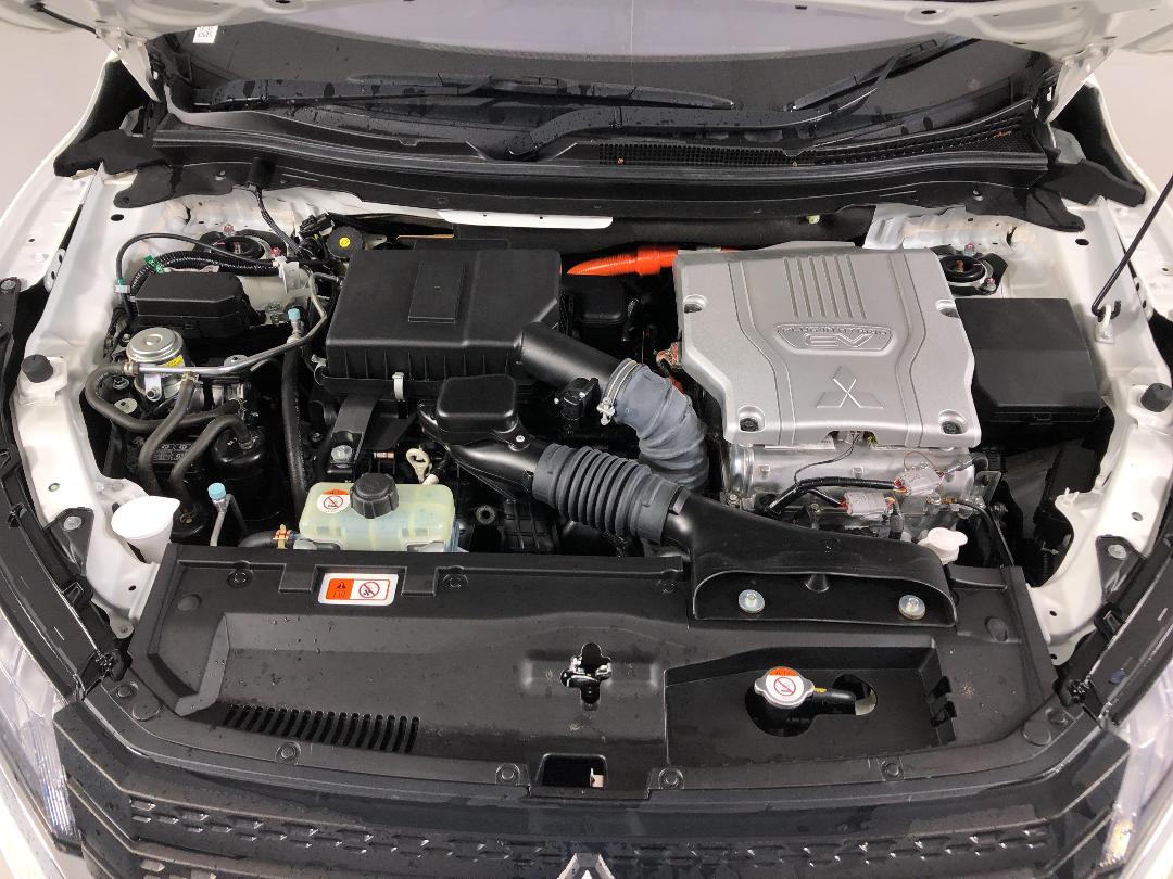 Photo '13' of Mitsubishi Eclipse Cross