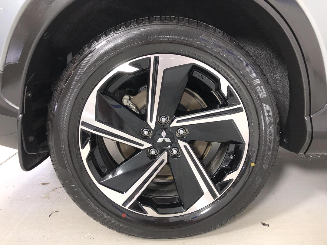 Photo '12' of Mitsubishi Eclipse Cross