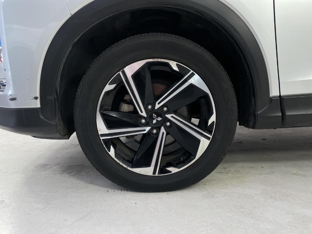 Photo '10' of Mitsubishi Eclipse Cross