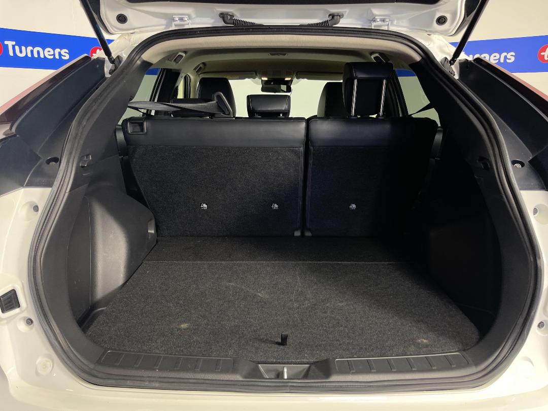 Photo '14' of Mitsubishi Eclipse Cross