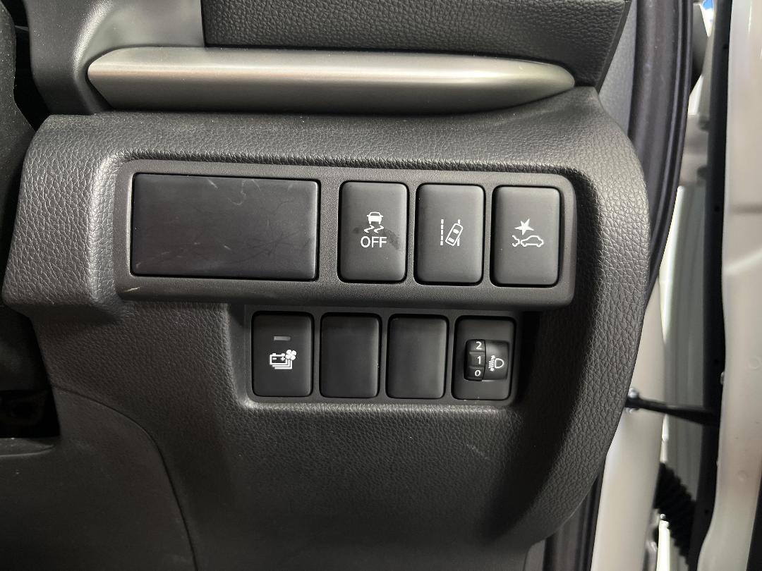 Photo '29' of Mitsubishi Eclipse Cross