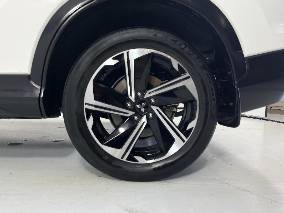 Photo '11' of Mitsubishi Eclipse Cross